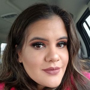 Meet your Posher, Yesenia